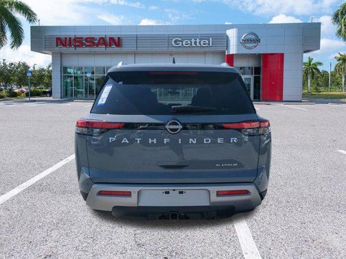 2025 Nissan Pathfinder Platinum FWD