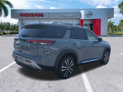 2025 Nissan Pathfinder Platinum FWD