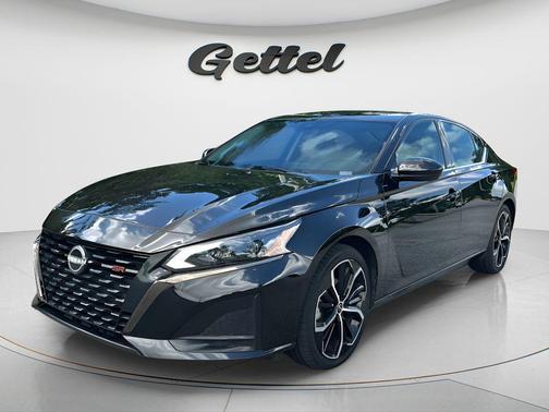 Super Black 2024 Nissan Altima SR FWD