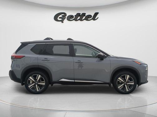 Boulder Gray Pearl/Super Black 2021 Nissan Rogue SL