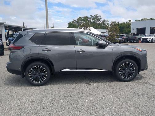 2025 Nissan Rogue Platinum