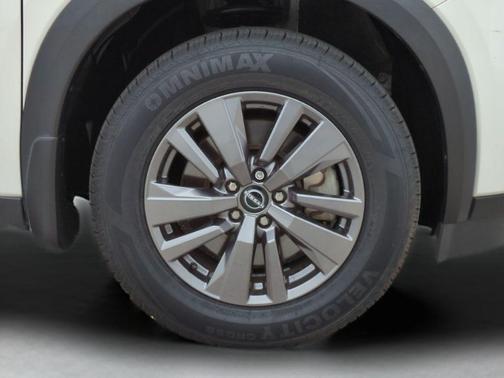 2023 Nissan Pathfinder SV FWD