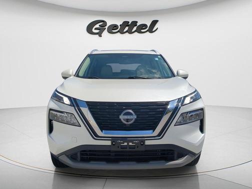 Pearl White Tricoat 2023 Nissan Rogue SV