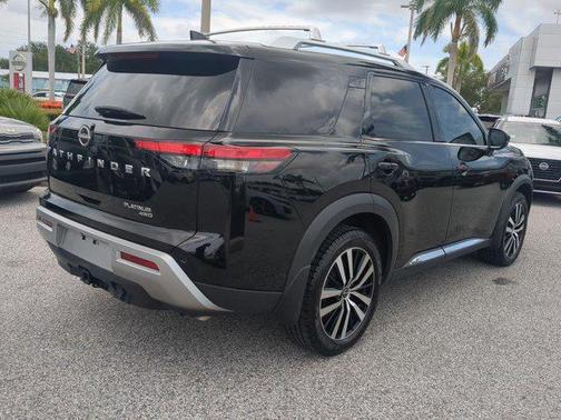 2023 Nissan Pathfinder Platinum 4WD