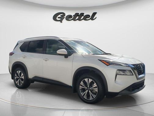 Pearl White Tricoat 2023 Nissan Rogue SV