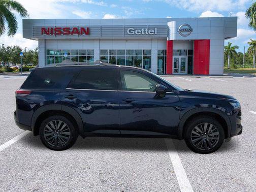 2025 Nissan Pathfinder SL FWD