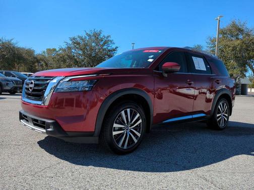 2022 Nissan Pathfinder Platinum 4WD