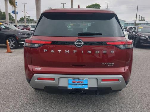 2022 Nissan Pathfinder Platinum 4WD