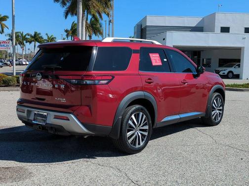 2022 Nissan Pathfinder Platinum 4WD