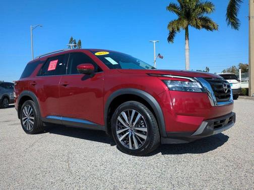 2022 Nissan Pathfinder Platinum 4WD