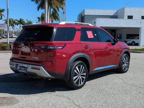 2022 Nissan Pathfinder Platinum 4WD