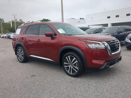2022 Nissan Pathfinder Platinum 4WD