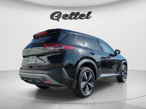 Super Black 2023 Nissan Rogue SL