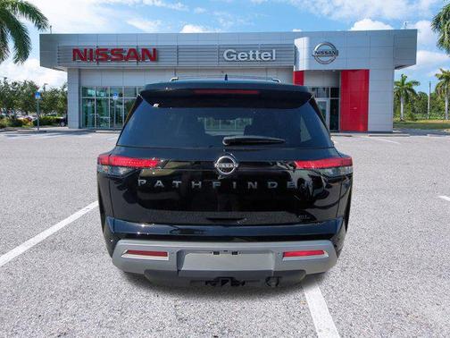 2025 Nissan Pathfinder SL FWD