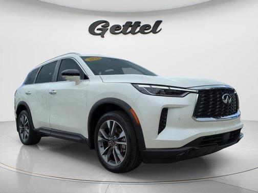Majestic White 2023 INFINITI QX60 Luxe
