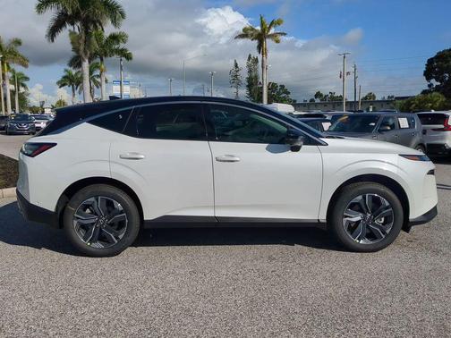 2025 Nissan Murano SL