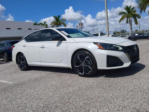 2024 Nissan Altima SR FWD