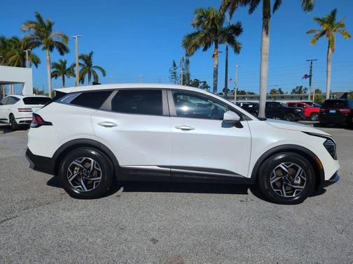 2024 Kia Sportage LX