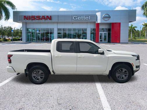 2025 Nissan Frontier SV