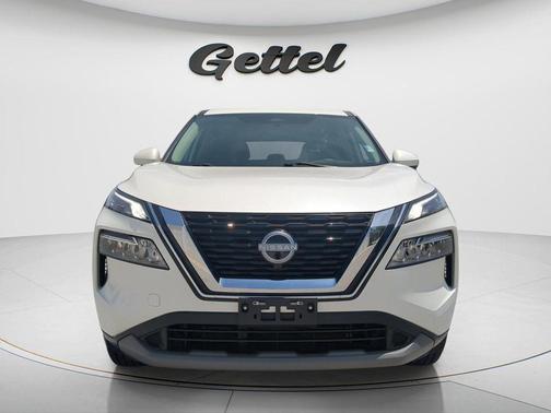 Pearl White Tricoat 2023 Nissan Rogue SV