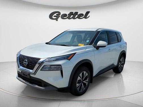 Pearl White Tricoat 2023 Nissan Rogue SV