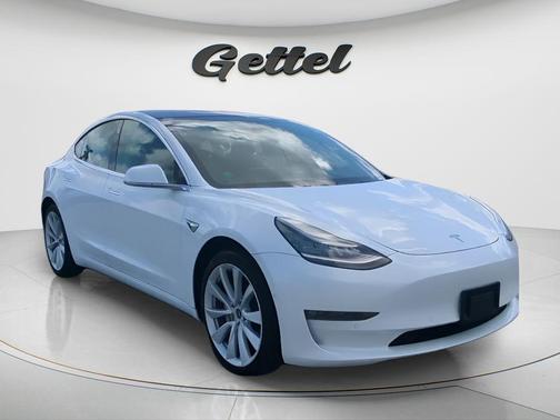 Pearl White Multi-Coat 2018 Tesla Model 3 Long Range