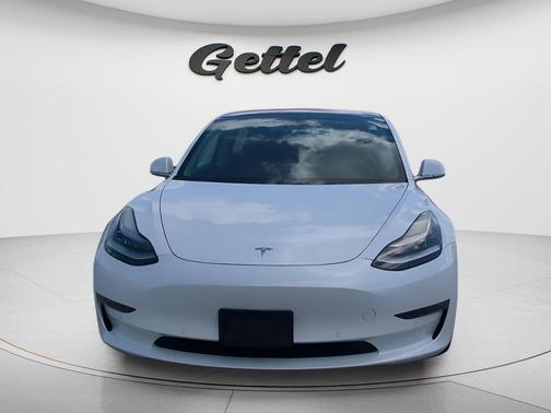 Pearl White Multi-Coat 2018 Tesla Model 3 Long Range