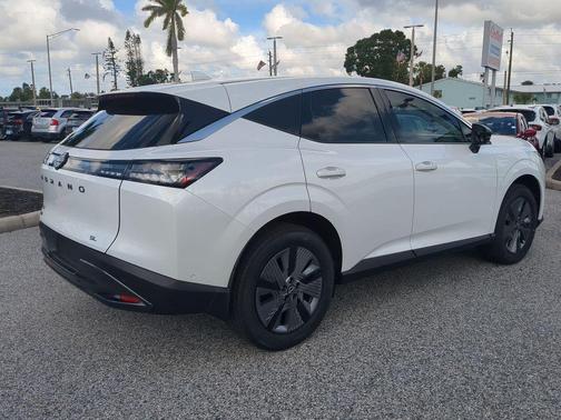2025 Nissan Murano SL