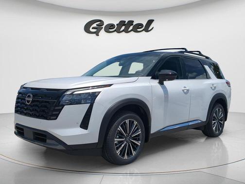 Everest White Pearl Tricoat/Super Black 2026 Nissan Pathfinder Platinum