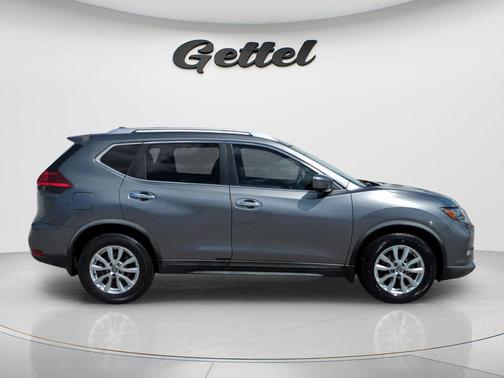 Gun Metallic 2017 Nissan Rogue SV