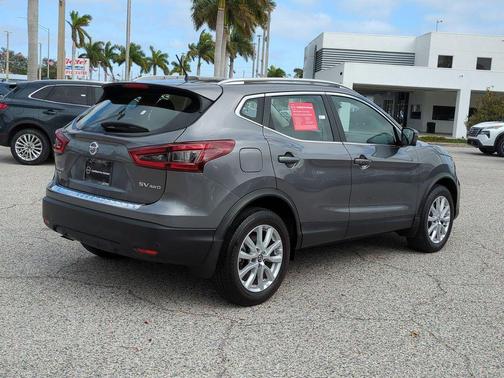 2022 Nissan Rogue Sport SV