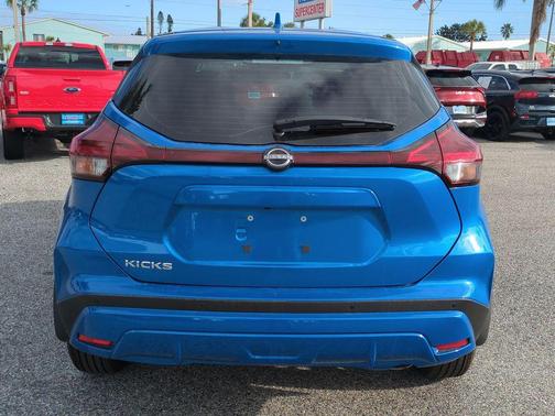 2025 Nissan Kicks S