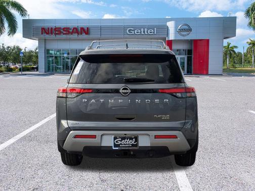 2024 Nissan Pathfinder Platinum 4WD