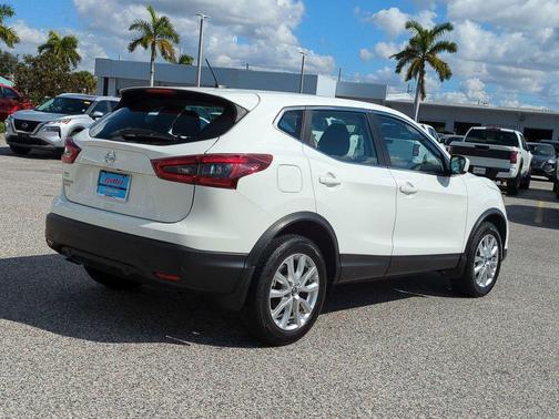 2022 Nissan Rogue Sport S