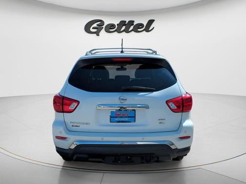 2018 Nissan Pathfinder SL