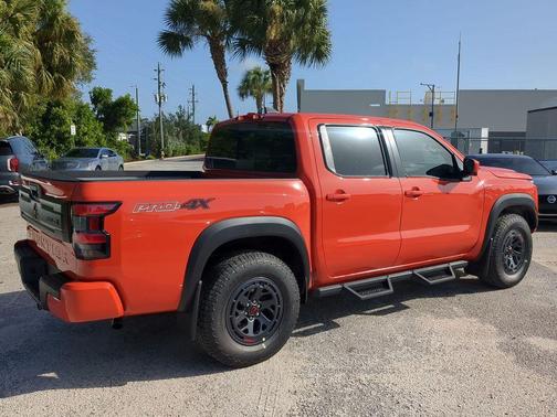 2025 Nissan Frontier PRO-4X