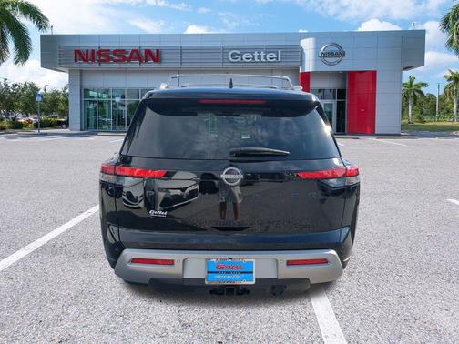 2025 Nissan Pathfinder SL FWD