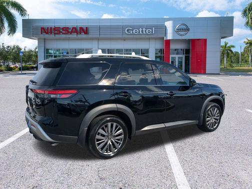 2025 Nissan Pathfinder SL FWD