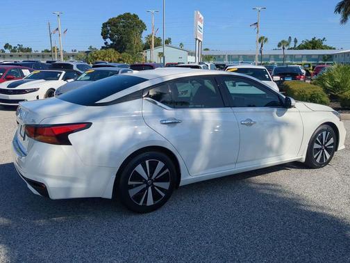 2022 Nissan Altima 2.5 SL