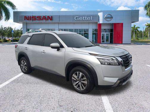 2025 Nissan Pathfinder SL FWD