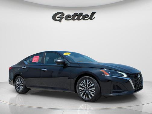 Super Black 2024 Nissan Altima 2.5 SV