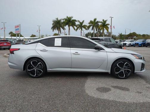 2024 Nissan Altima SR FWD