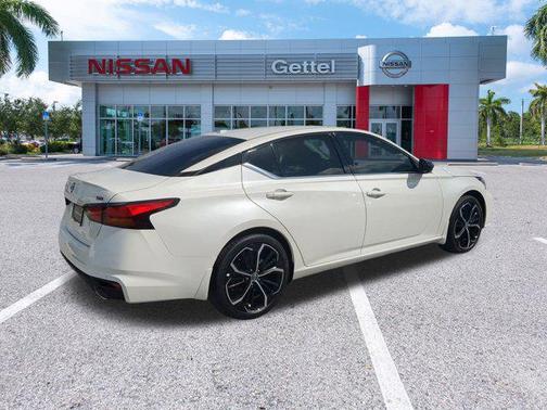 2025 Nissan Altima SR FWD
