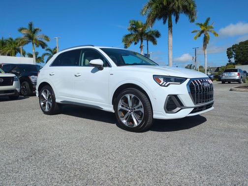2020 Audi Q3 45 S line Prestige