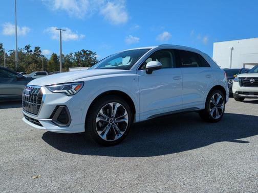 2020 Audi Q3 45 S line Prestige