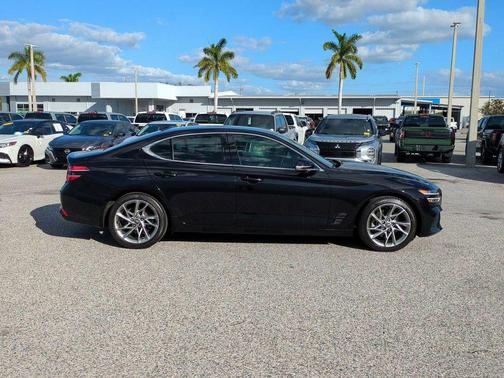 2022 Genesis G70 2.0T RWD