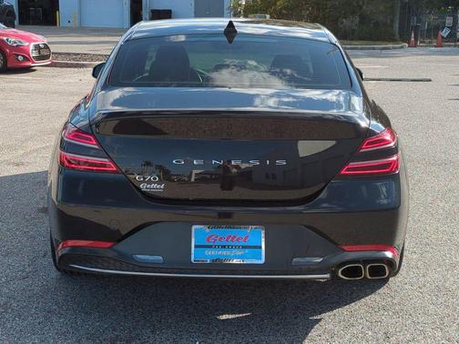 2022 Genesis G70 2.0T RWD