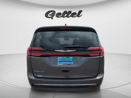 Granite Crystal Metallic Clearcoat 2023 Chrysler Pacifica Touring L
