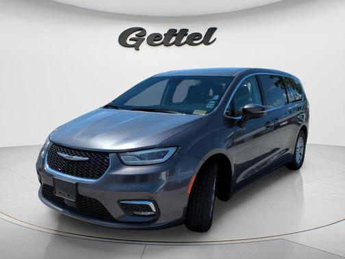 Granite Crystal Metallic Clearcoat 2023 Chrysler Pacifica Touring L