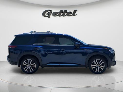 2024 Nissan Pathfinder Platinum FWD